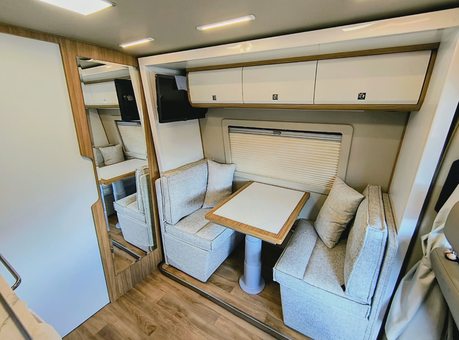 Motorhome Santo Inácio 7.3 ano 2025